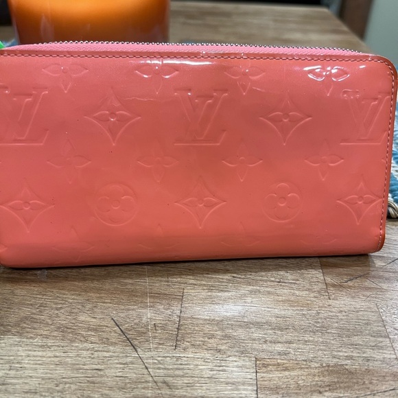 Louis Vuitton Handbags - Louis Vuitton Pink Zippy Vernis wallet